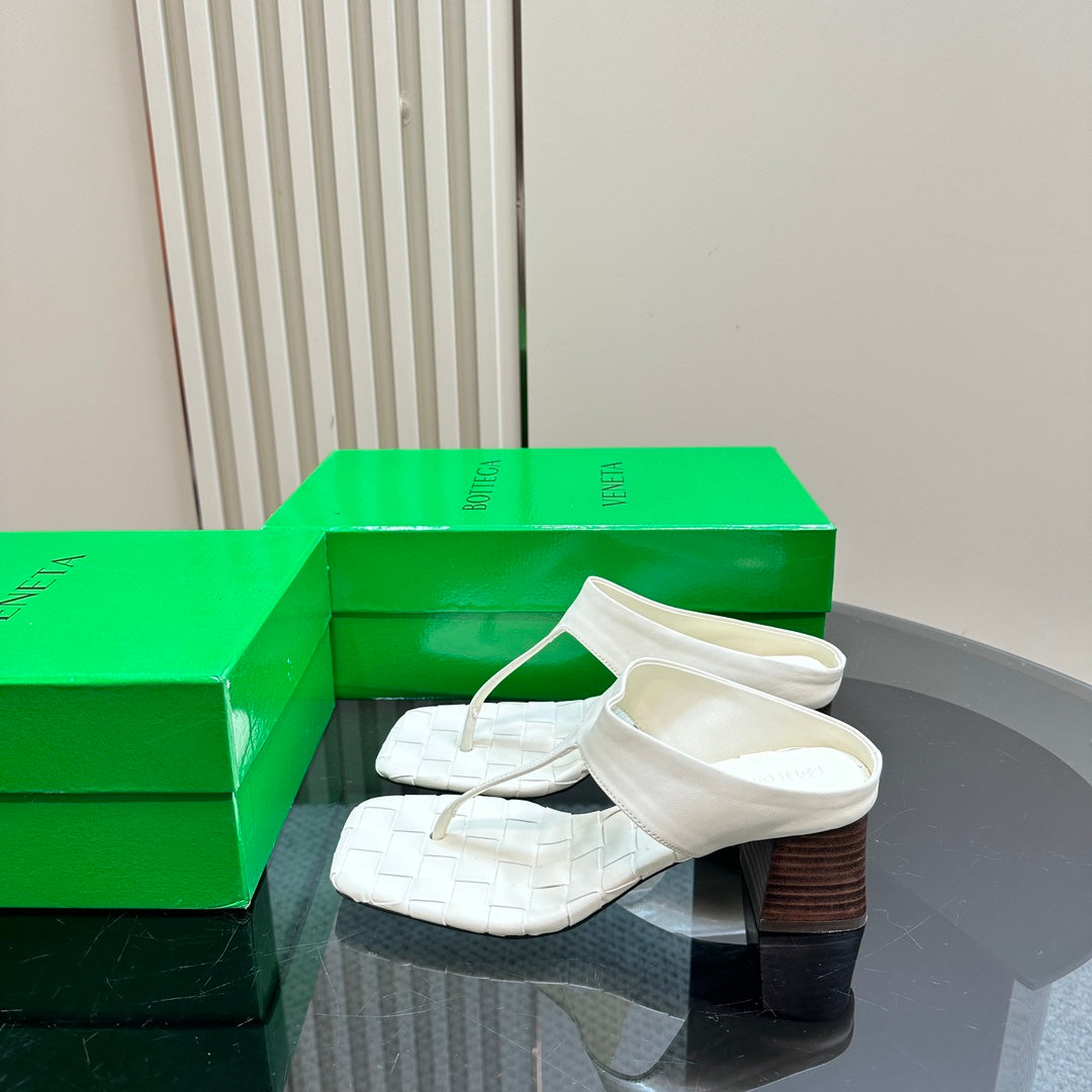 MARELLA THONG IN WHITE CREAM LEATHER WITH SIGNATURE INTRECCIATO INSOLE 55 MM