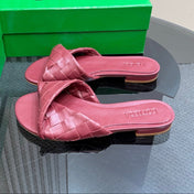 BLINK FLAT MULE IN BERRY RED INTRECCIATO LEATHER
