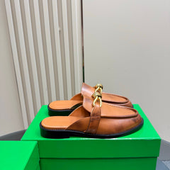 ASTAIRE MULE IN CINNAMON BROWN CALFSKIN WITH GOLD HARDWARE
