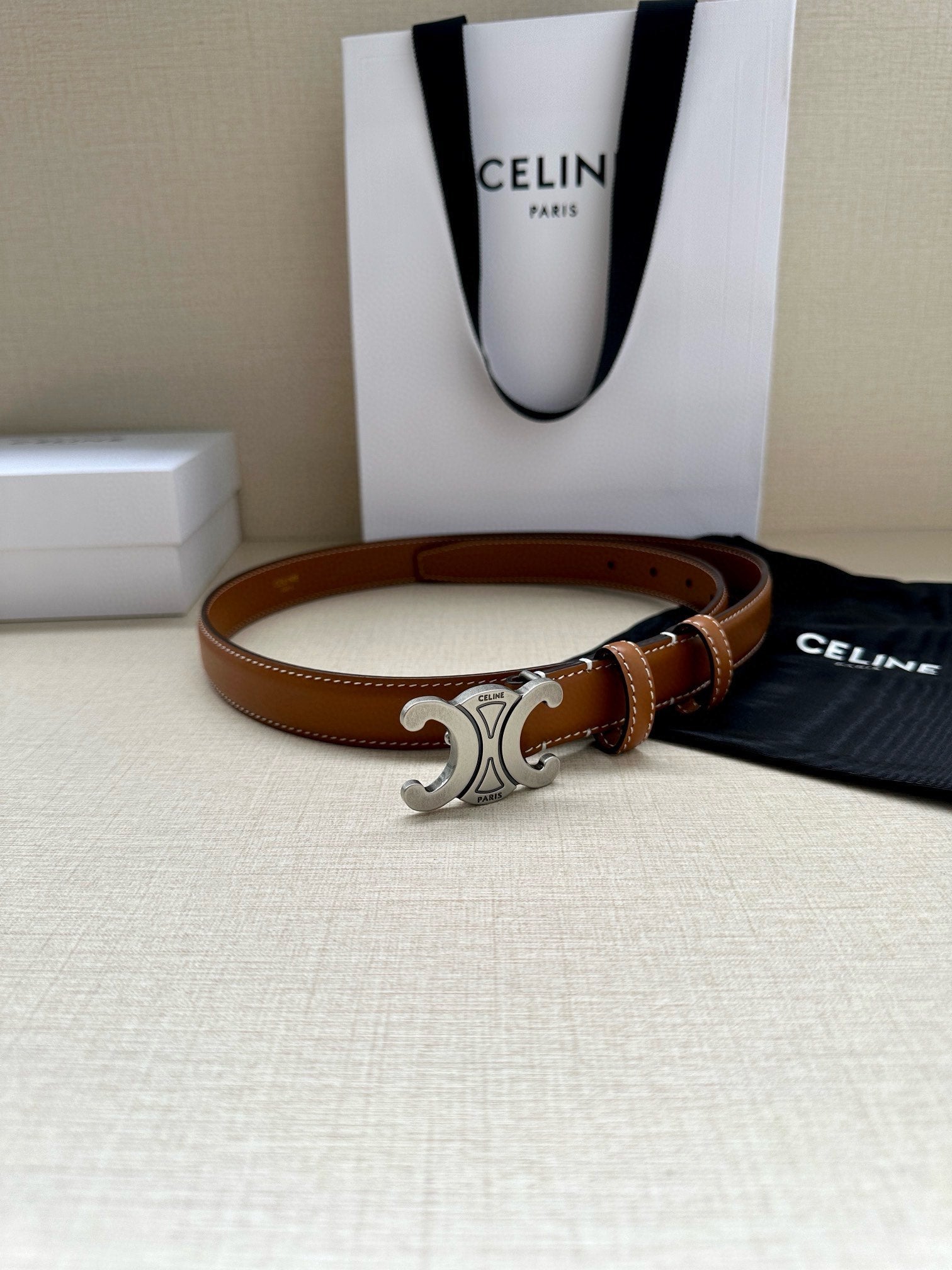 CELINE 25S BELT TRIOMPHE TAURILLON 25MM IN CARAMEL CALFSKIN 557499
