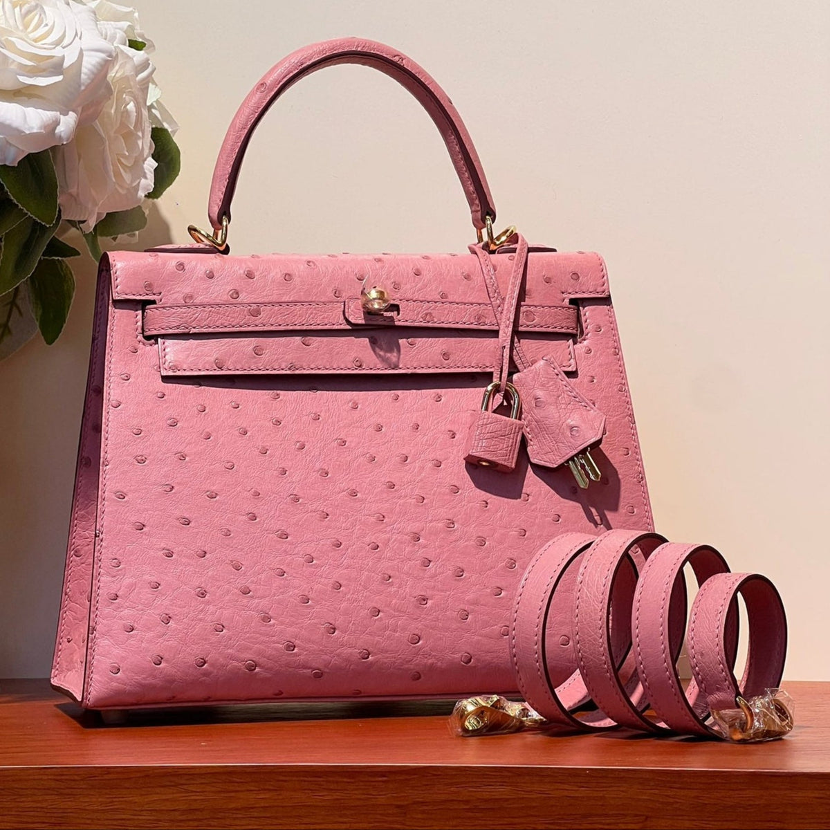 KELLY SELLIER 25 BAG IN SALMON PINK OSTRICH LEATHER WITH GOLD HARDWARE