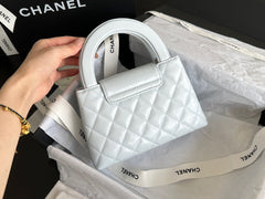 CHANEL VINTAGE KELLY 25S 19 CM IN PASTEL MINT GREEN LAMBSKIN WITH GOLD HARDWARE