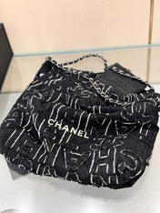 CHANEL 22 BAG 25S 42 CM IN BLACK DENIM