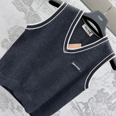 Miu 25 V- Gile Black Wool 232006