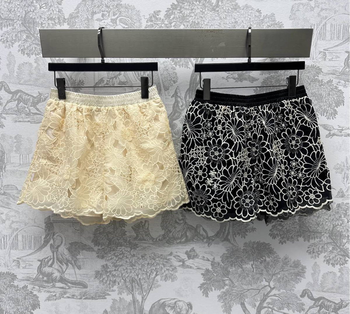DIOR LACE-EMBOSSED SHORTS IN LIGHT BEIGE AND BLACK