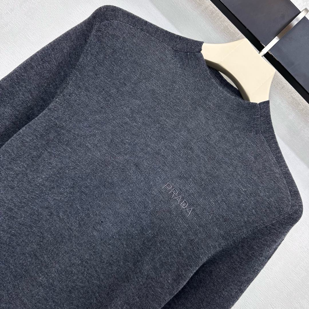 PRADA 25S LIGHTWEIGHT SWEATER 318