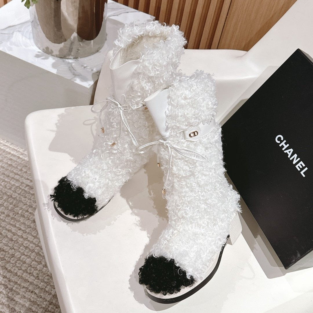 SHORT BOOTS IN WHITE LAMB FUR AND LAMBSKIN 962188