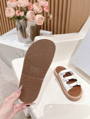 TRIOMPHE SANDALS IN WHITE CALFSKIN