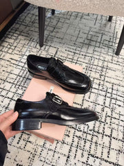 SQUARE TOE OXFORD IN BLACK SHINY CALFSKIN
