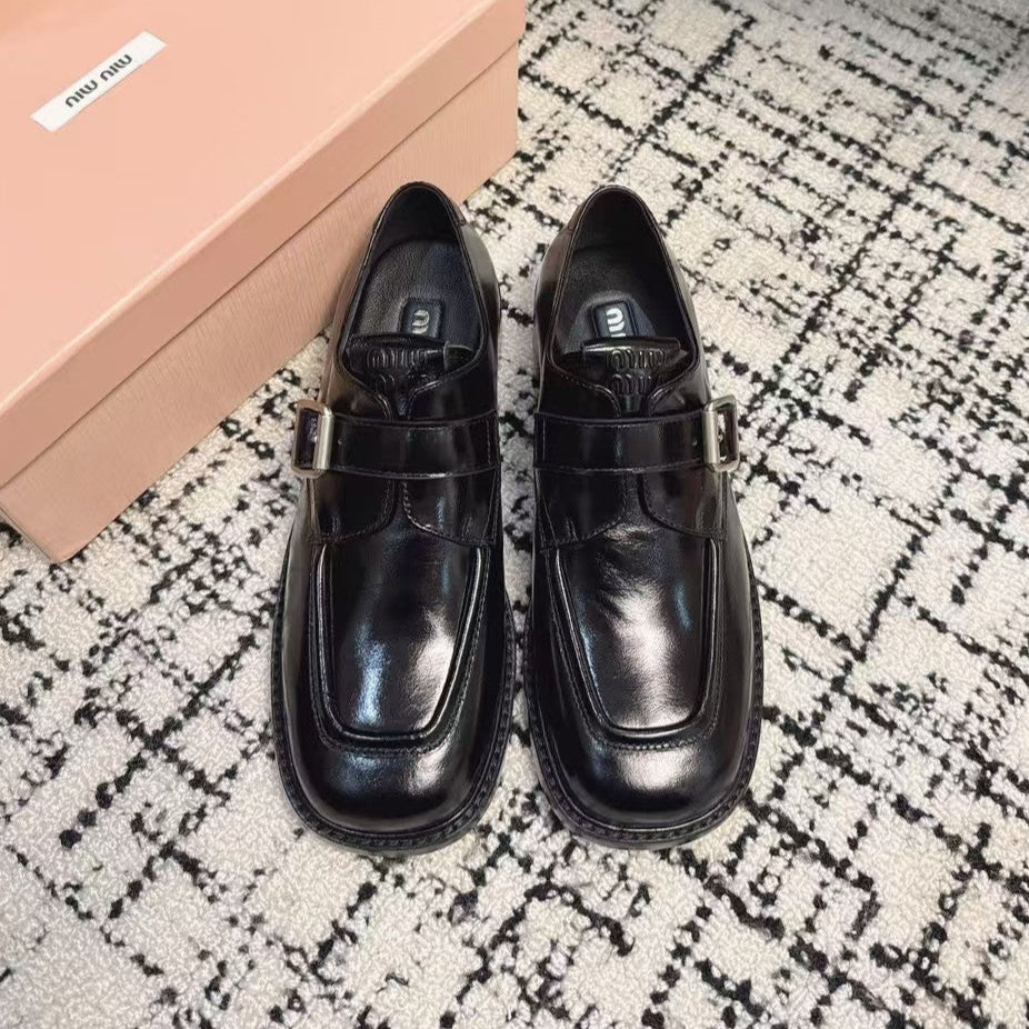 SQUARE TOE OXFORD IN BLACK SHINY CALFSKIN
