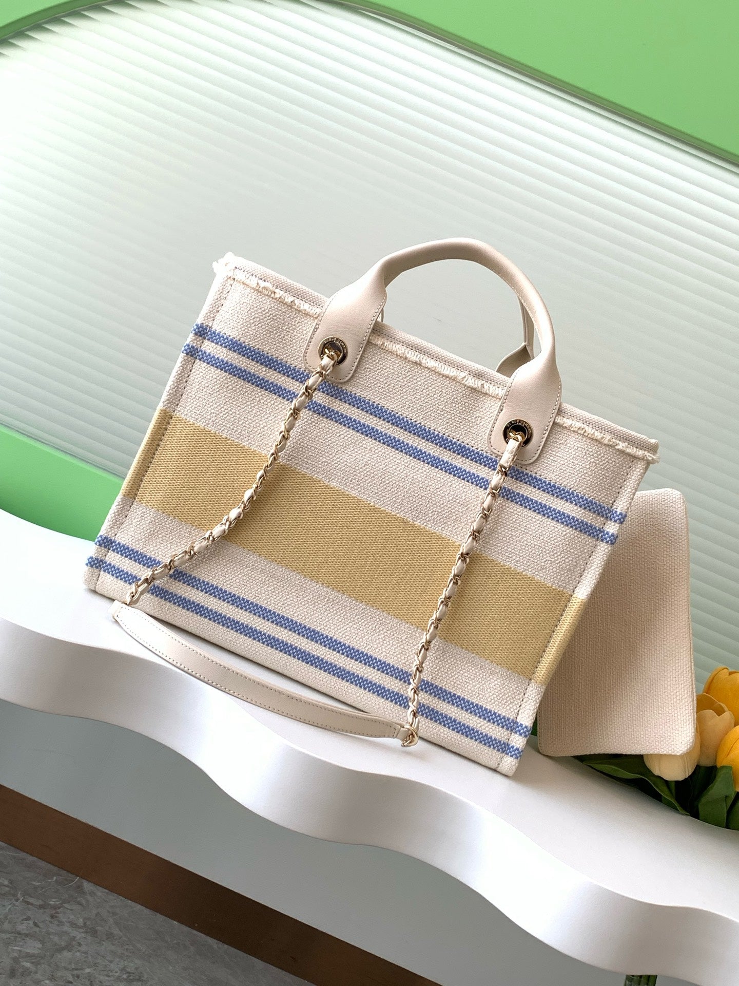 SHOPPING BAG 34 IN WHITE BLUE AND YELLOW CANVAS