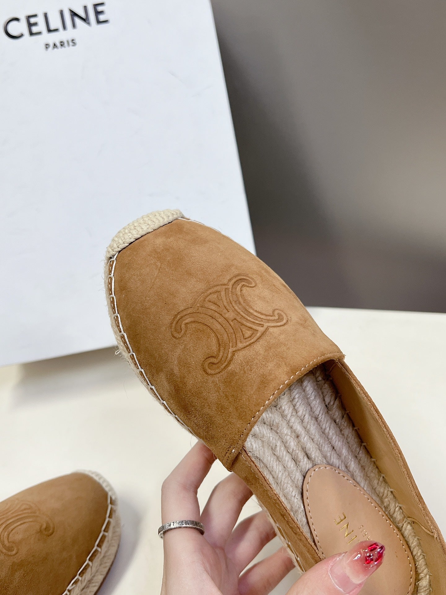 LOAFER IN PEANUT BROWN SUEDE AND WOVEN RAFFIA