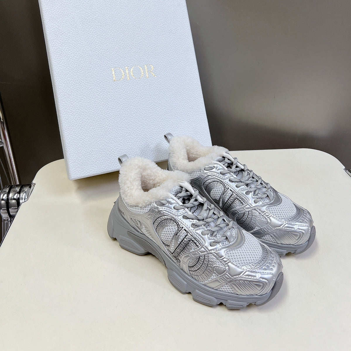 DIOR CHRONO SNEAKER 25S IN SILVER LAMBSKIN AND MESH FABRIC