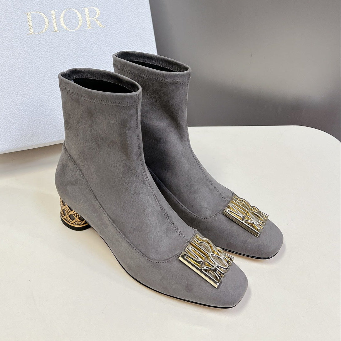 ICON HEELED ANKLE BOOT DOVE GRAY SUEDE 4 CM WITH GOLD LOGO