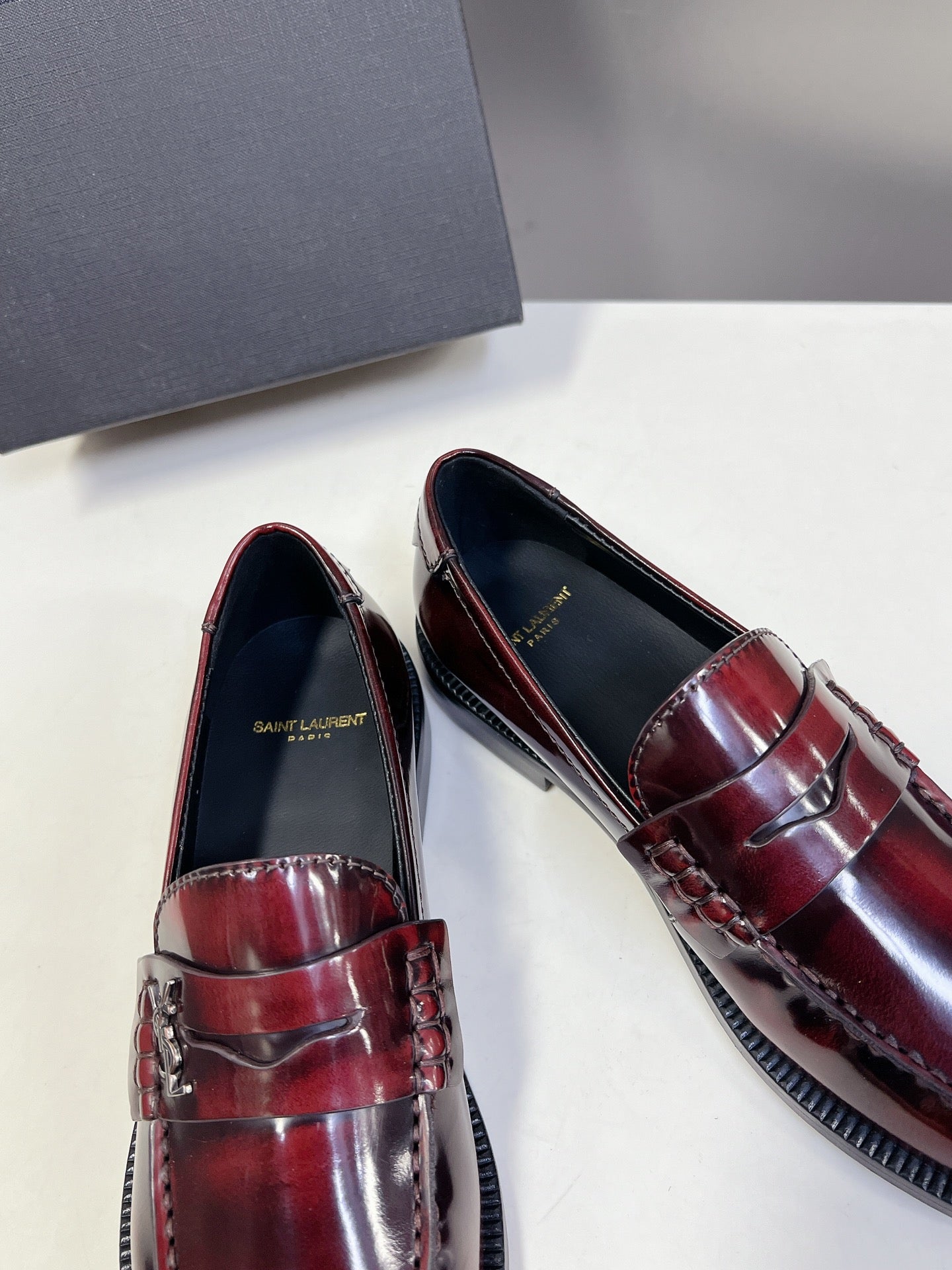 YSL 25S SAINT LAURENT LOAFERS IN TORTOISESHELL CRIMSON GLOSSY CALFSKIN