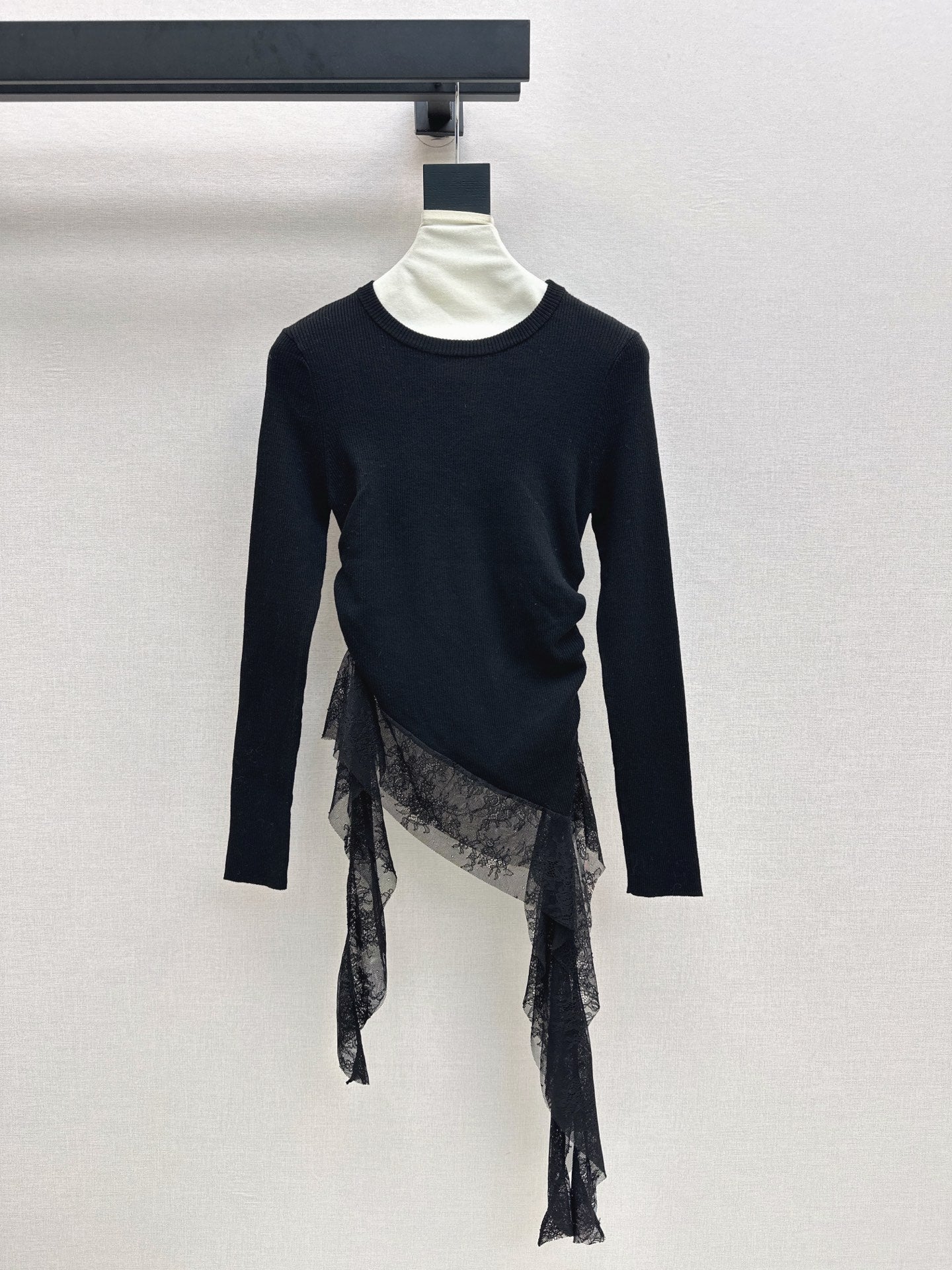 MIUMIU LONG-SLEEVE KNIT TOP STYLE 819