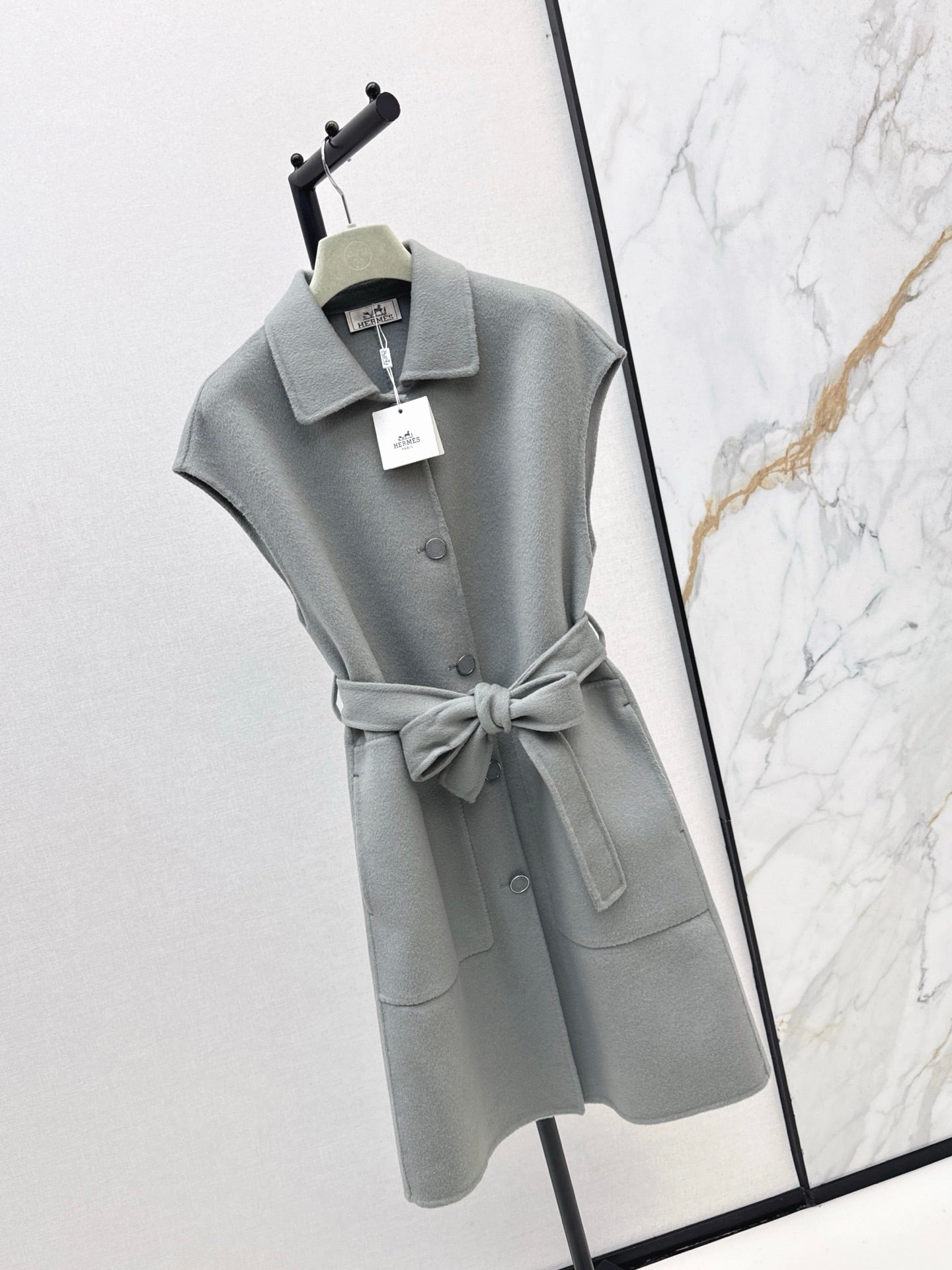 HERMES 25S SLEEVELESS WOOL VEST COAT WITH BOW BELT 96700