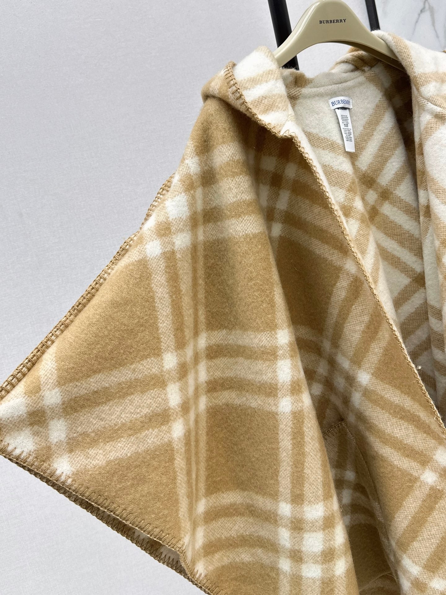 BURBERRY 25S REVERSIBLE CASHMERE CAPE 0045