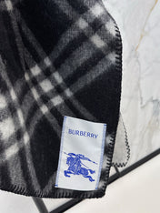 BURBERRY 25S REVERSIBLE CASHMERE CAPE 0046