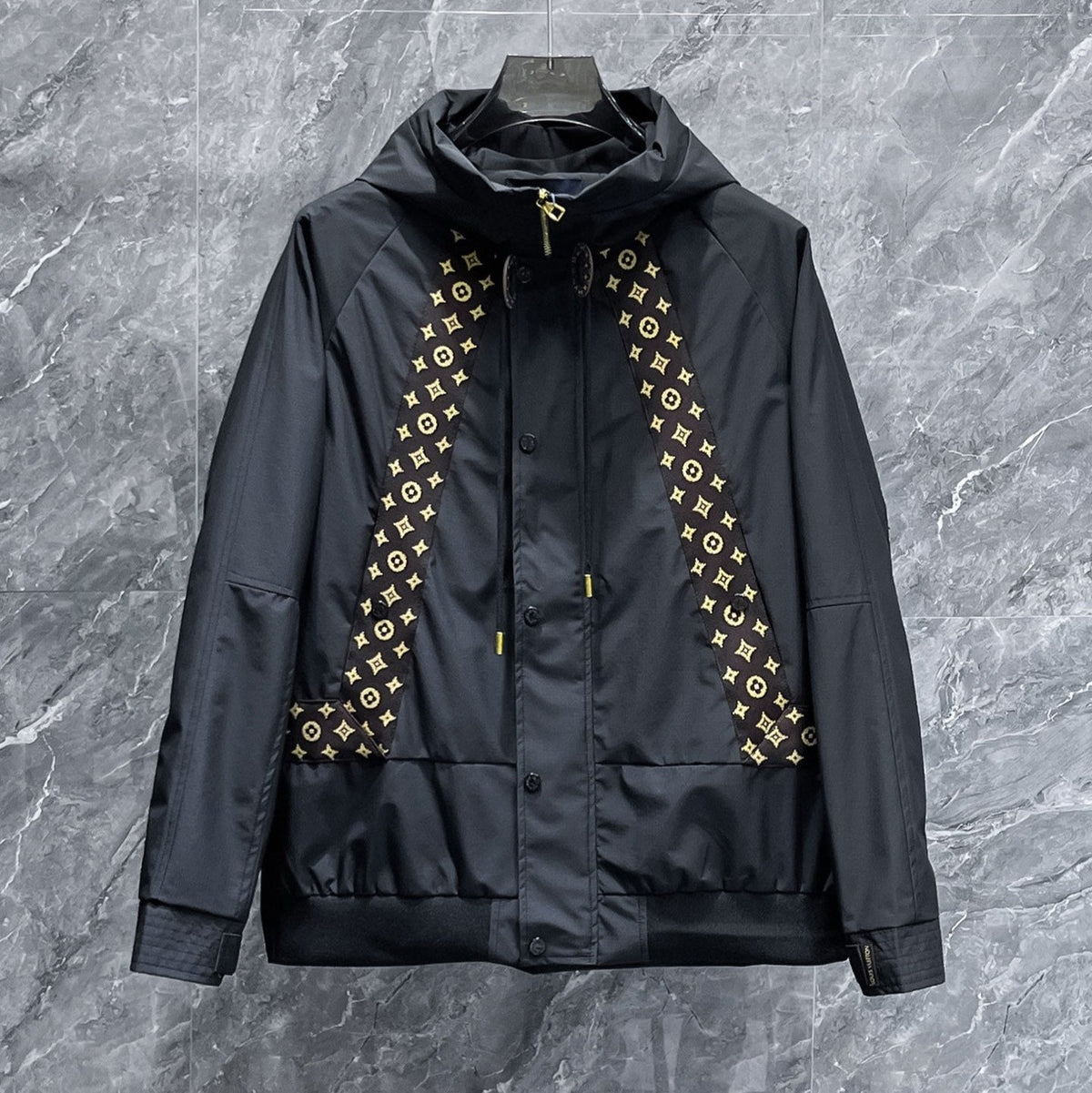 LV BLACK JACKET 239573