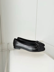 CHANEL 26S BALLET FLATS IN BLACK CALFSKIN WITH FABRIC TOE CAP AND BOW