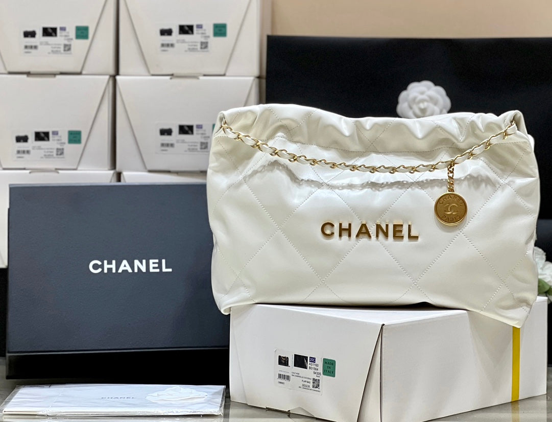 CC 19 HOBO BAG 43CM WHITE GOATSKIN GOLD HARDWARE