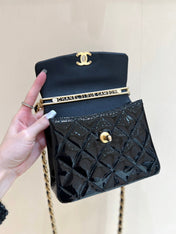 25S CHANEL TOTE CROSSBODY BAG 19 IN BLACK GLOSSY LEATHER WITH METAL HANDLE