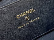 QUILTED TOP HANDLE BAG 16 IN BLACK LAMBSKIN GOLD HARDWARE