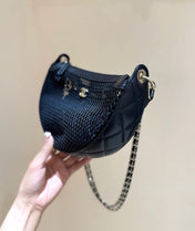 MESH POUCH 22 IN BLACK EFFECT LAMBSKIN WITH GOLD METALLIC