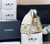 CC 25 HANDBAG IN CREAM 30 GRAINED CALFSKIN GOLD HARDWARE