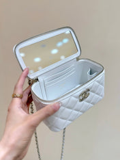 CHANEL 25S COCO CRUSH 17 IN WHITE CALFSKIN GOLD HARDWARE