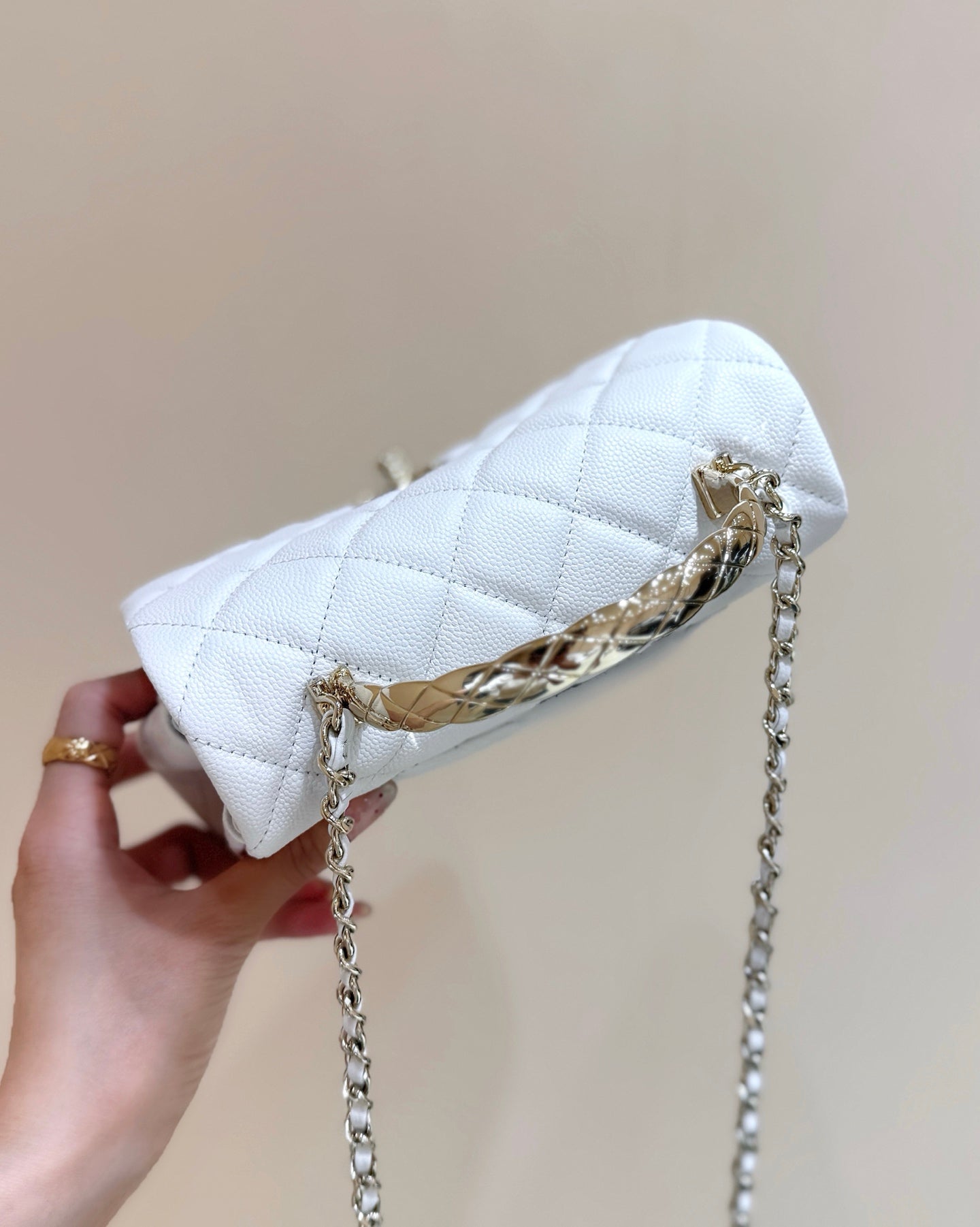 CHANEL 25S COCO CRUSH HANDLE 18 IN WHITE CALFSKIN GOLD HARDWARE