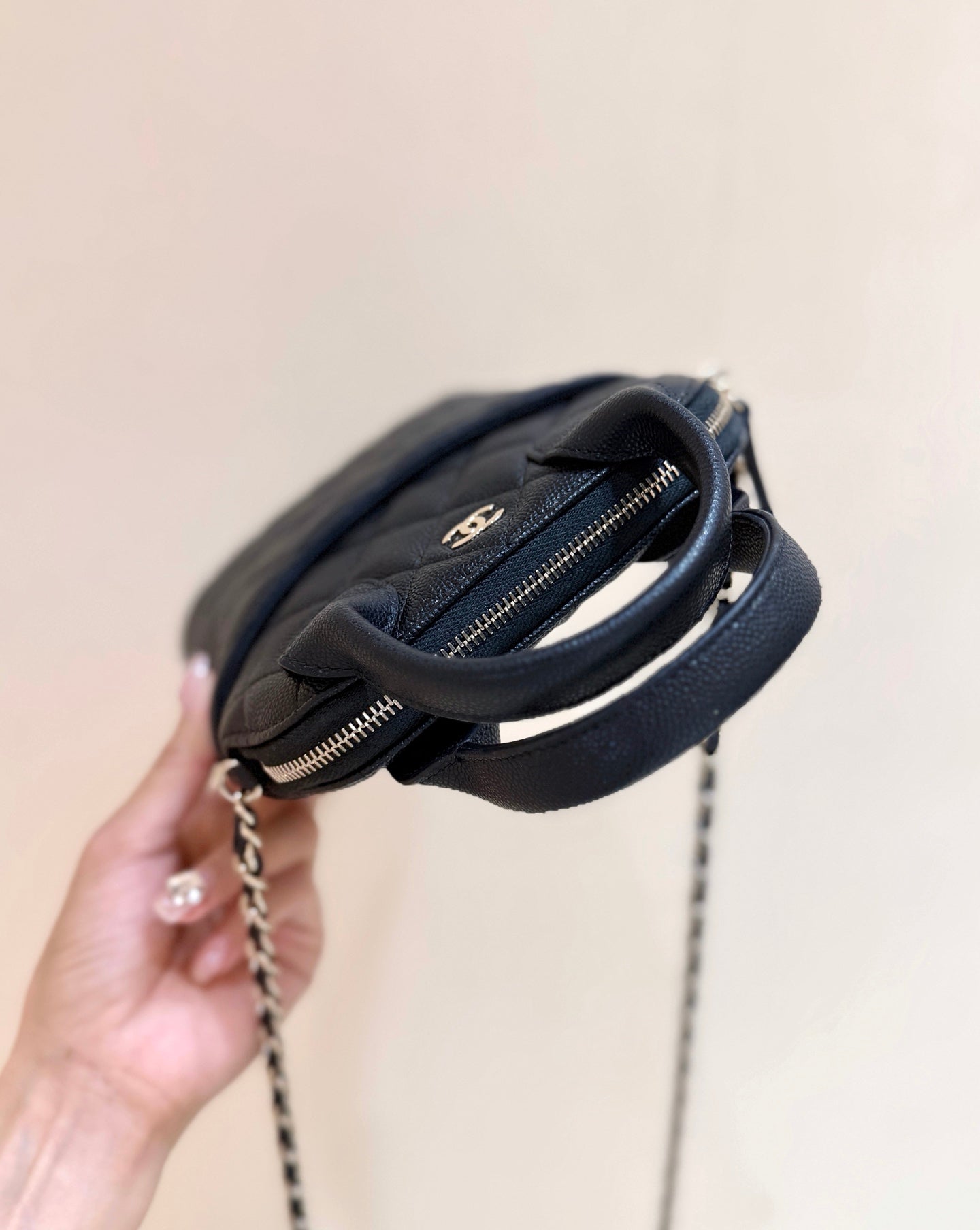 CHANEL 25S CLUTCH WITH CHAIN 18 IN BLACK CALFSKIN GOLD HARDWARE