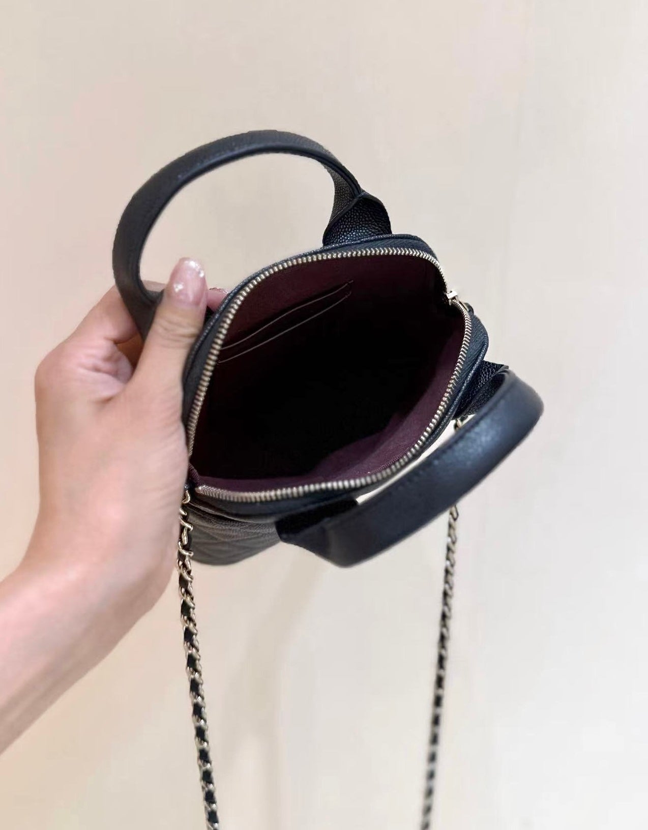 CHANEL 25S CLUTCH WITH CHAIN 18 IN BLACK CALFSKIN GOLD HARDWARE