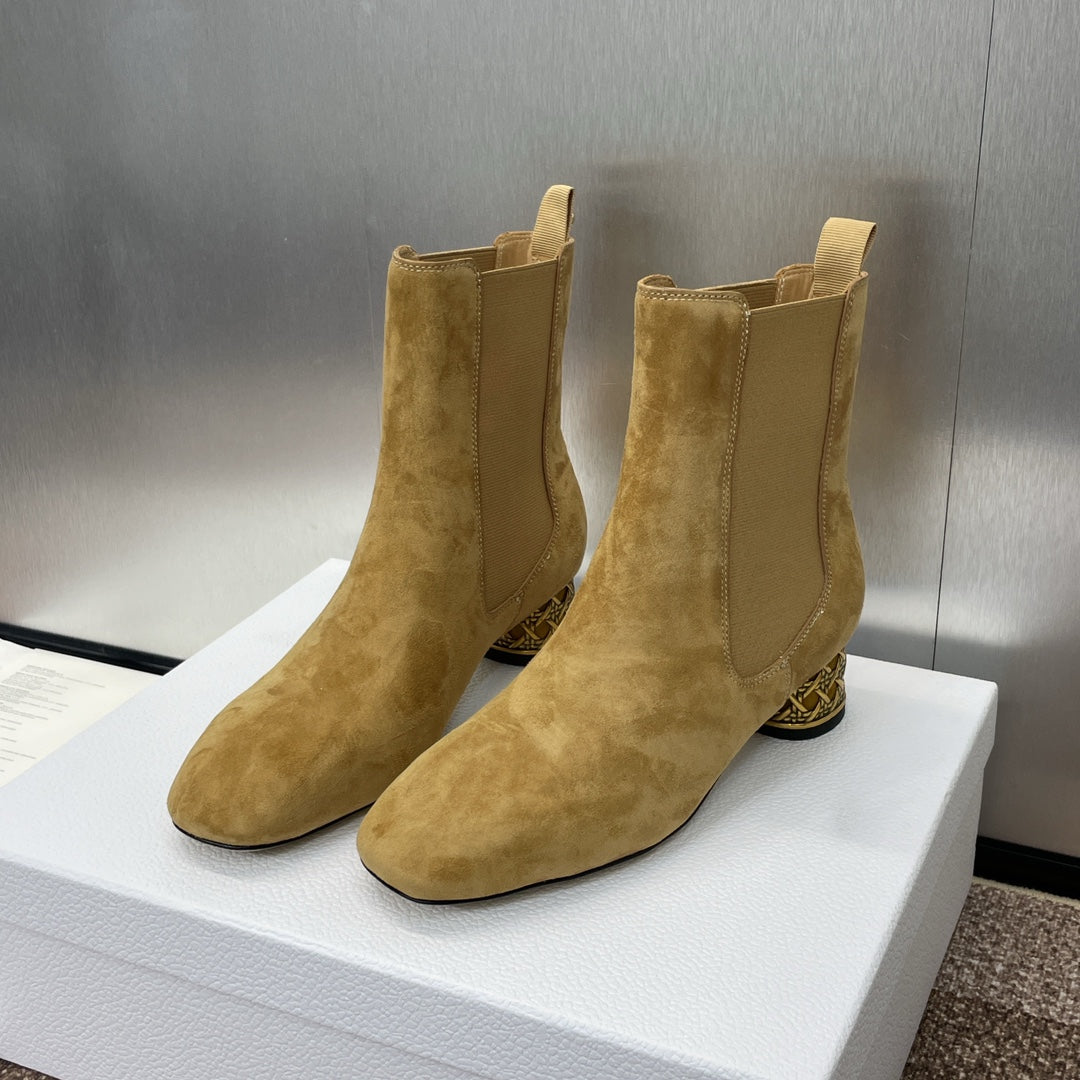 DIOR 25S ANKLE BOOT IN LIGHT BROWN SUEDE