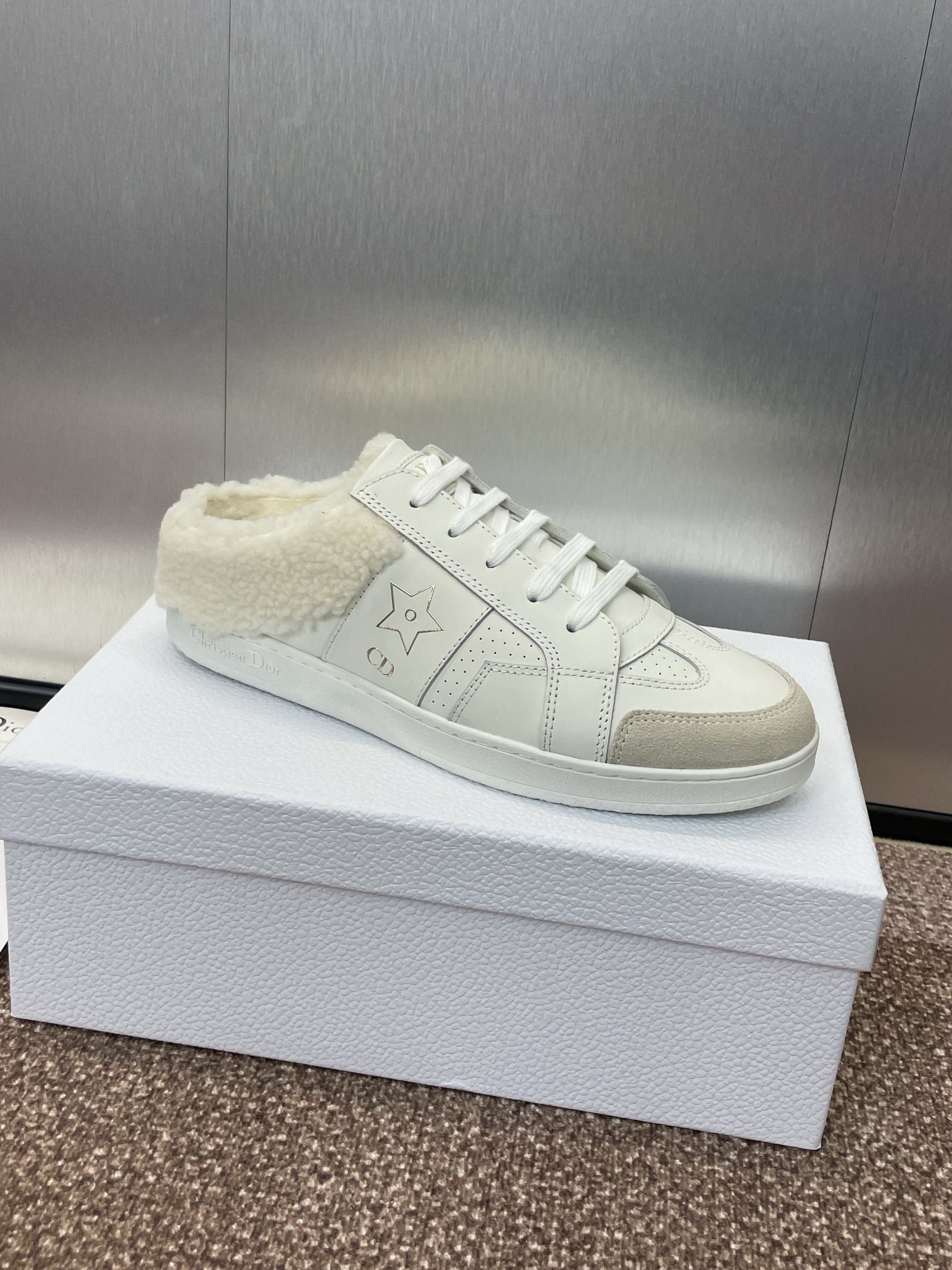 STAR SNEAKER IN WHITE CALFSKIN AND SHEARLING