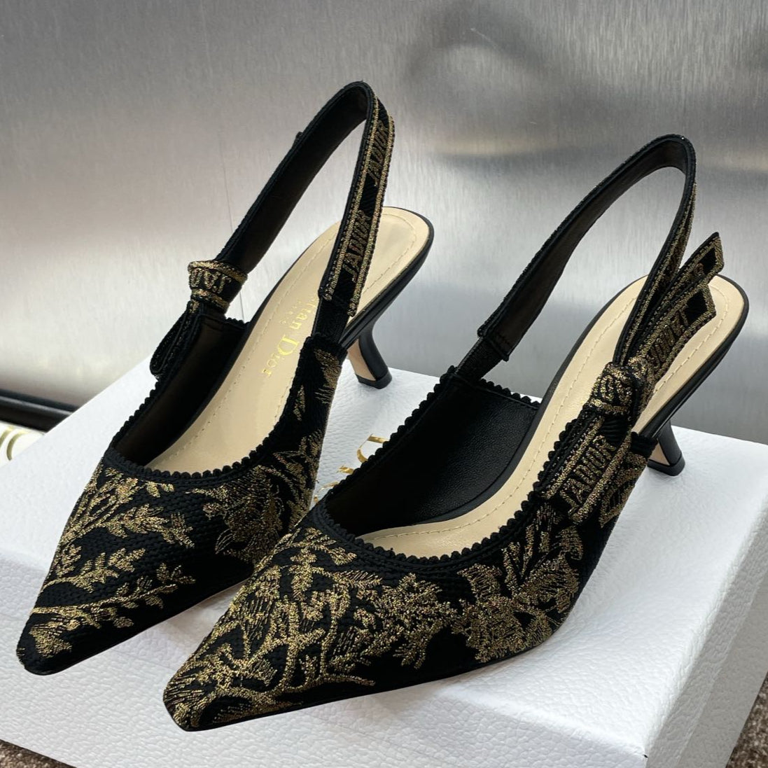 J'ADIOR HIGH SLINGBACK PUMP BLACK AND GOLD-TONE MILLEFIORI JACQUARD 65 MM