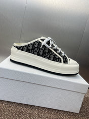 DIOR 25S WALK'N' SNEAKER IN BLACK WHITE OBLIQUE EMBROIDERED COTTON