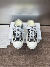 DIOR 25S WALK'N' SNEAKER IN BLACK WHITE OBLIQUE EMBROIDERED COTTON