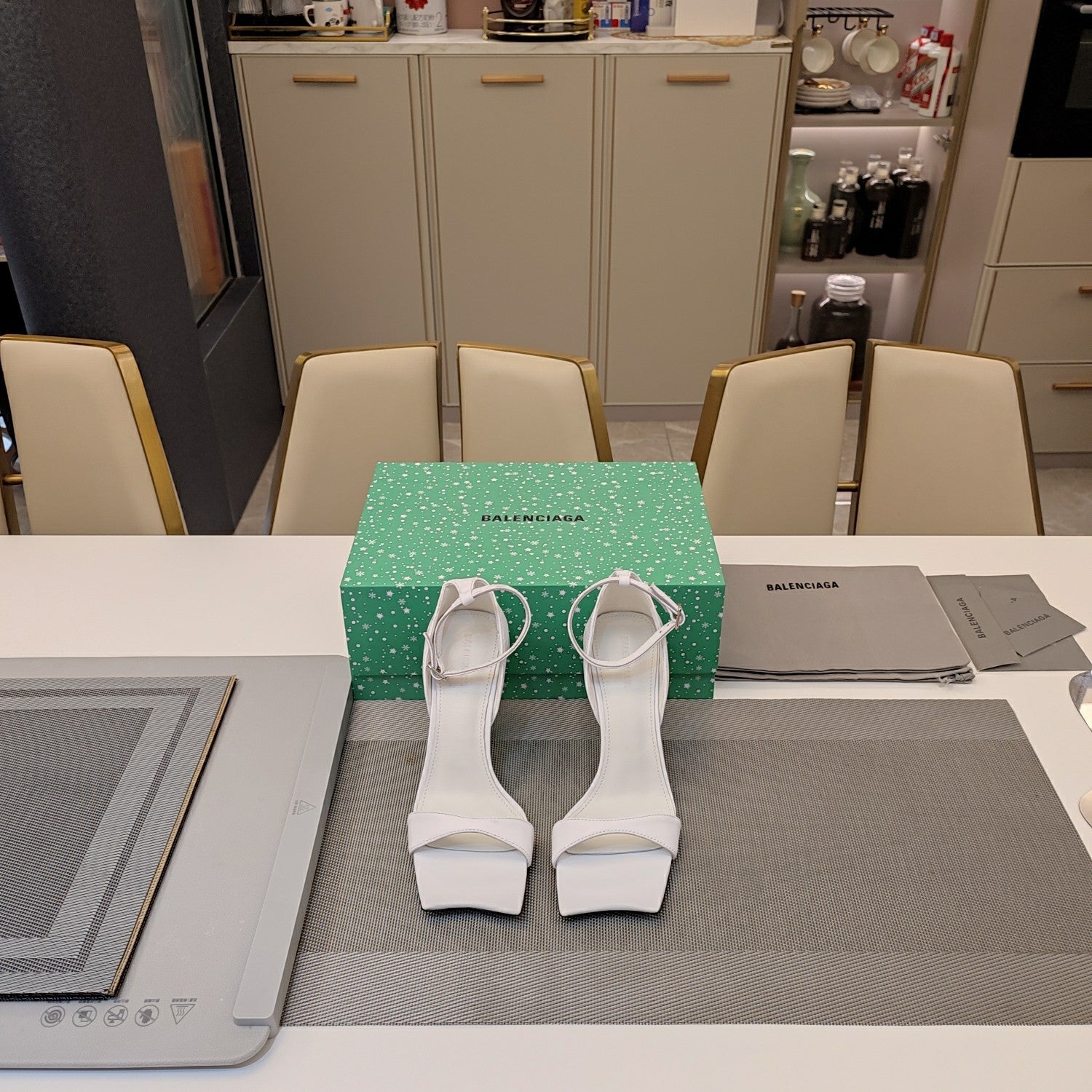 OPEN-TOE CURVED HIGH HEEL SANDALS IN WHITE SMOOTH CALFSKIN