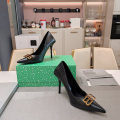 POINTED BB GOLD BUCKLE HIGH PUMPS IN BLACK CROCODILE PATTERN CALFSKIN