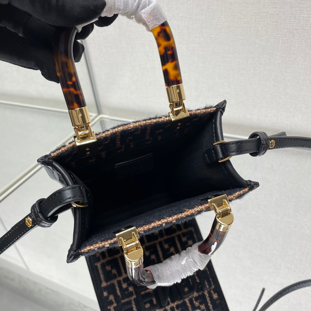 MINI SUNSHINE 18 IN BROWN RAFFIA AND BLACK WOOL CALFSKIN TRIM