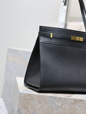 MANHATTAN SHOPPING BAG 40 IN BLACK SMOOTH LAMBSKIN GOLD BUCKLE