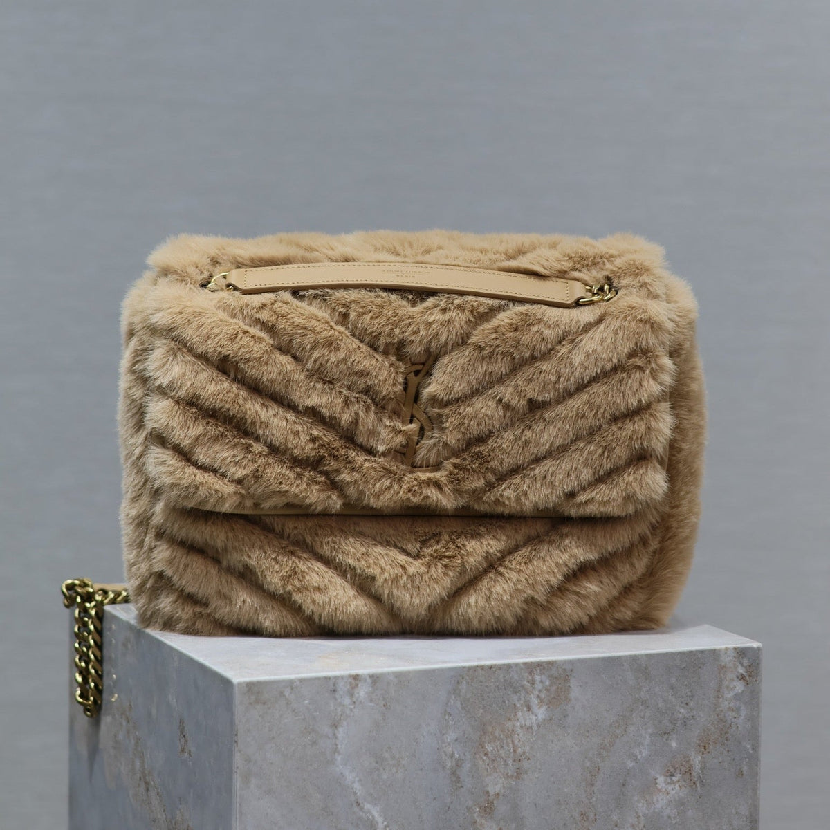 NIKI MEDIUM 28 IN DARK BEIGE RABBIT FUR