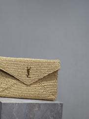 ENVELOPE CLUTCH 29 IN BEIGE RAFFIA