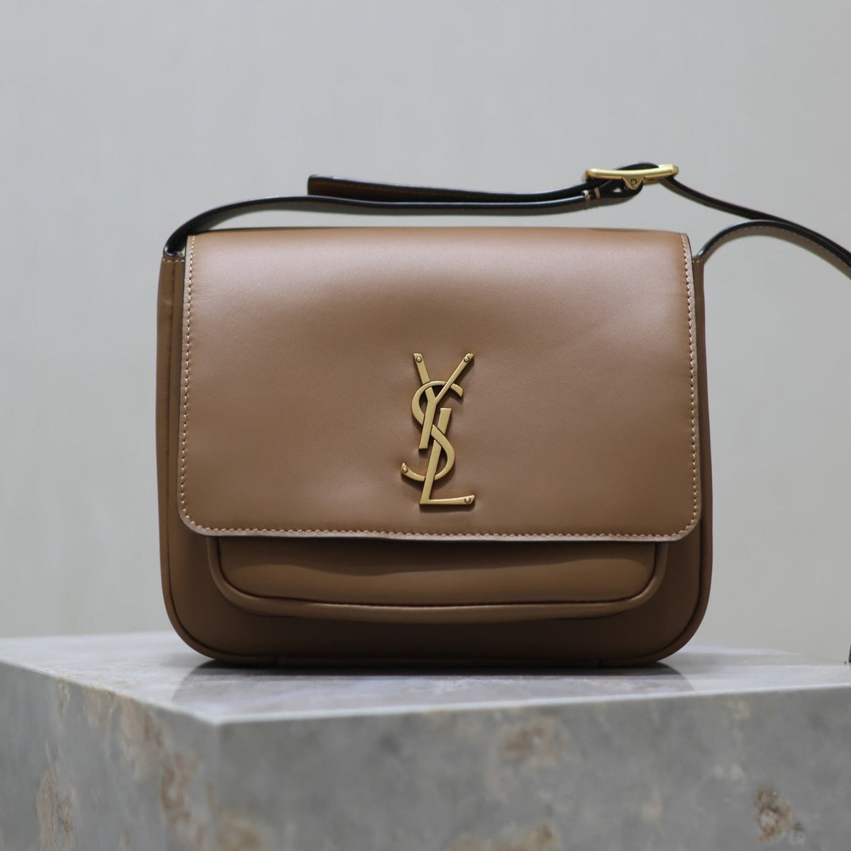 YSL 25S NIKI BABY 22 IN BROWN CALFSKIN GOLD HARDWRE