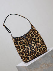 LE 5 À 7 SMALL SUPPLE 23 IN LEOPARD PRINT CALFSKIN