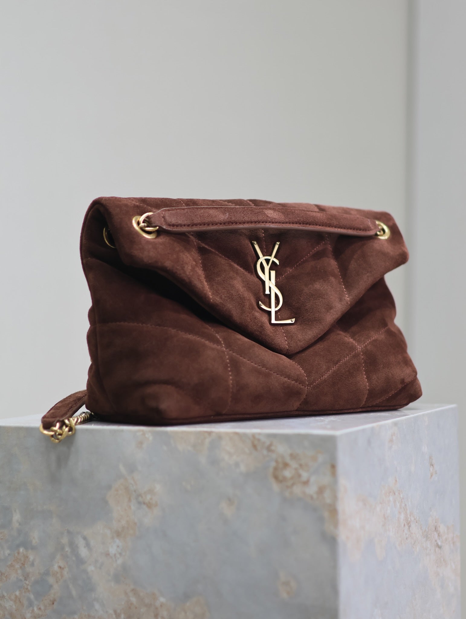 YSL 25S LOULOU PUFFER MM 29 IN DARK BROWN SUEDE GOLD HARDWARE