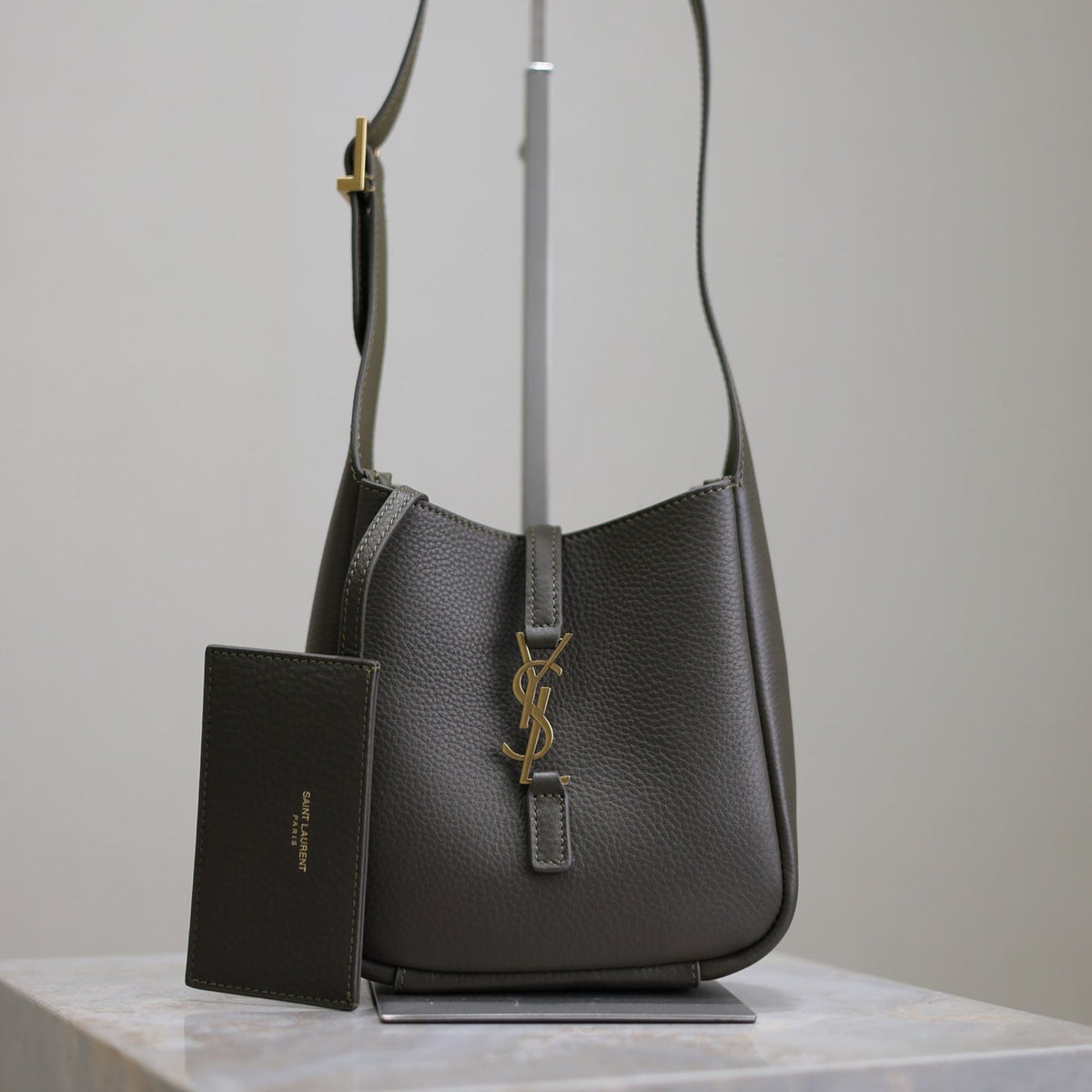 YSL 25S LE 5 À 7 BAG 16 IN LIGHT MUSK GRAINED CALFSKIN GOLD HARDWRE