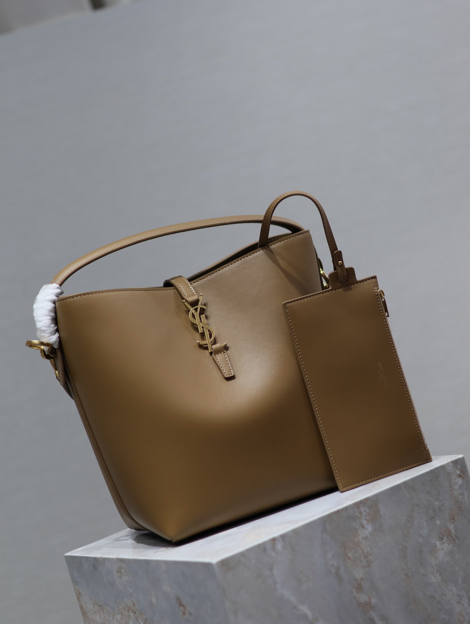 YSL 25S LE 5 À 7 BAG 26 IN BROWN CALFSKIN GOLD HARDWARE